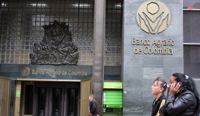 Se estableció que se otorgaron créditos con base en certificados falsos de sana posesión. Colprensa