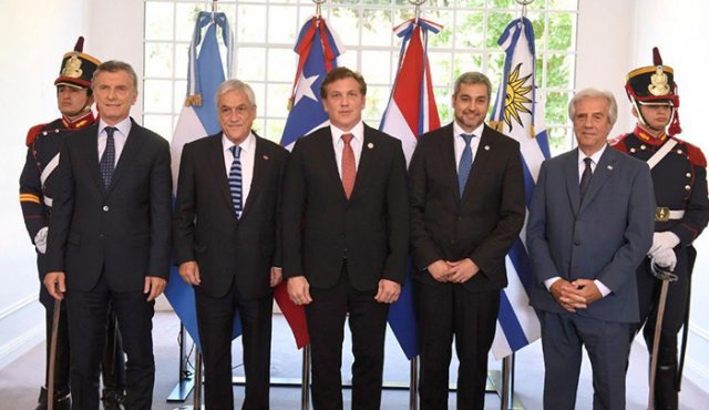 Argentina, Chile, Paraguay y Uruguay relanzaron la candidatura conjunta para organizar el Mundial de Fútbol de 2030 en una reunión de sus respectivos presidentes ayer en Buenos Aires. Twitter
