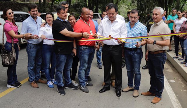 Casi dos kilómetros pavimentados. Cortesía
