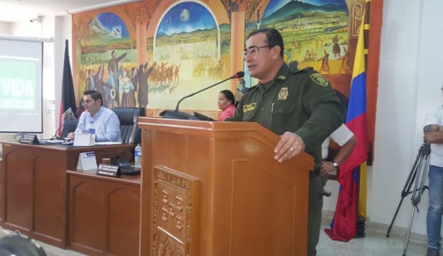 El Concejo conoció las estrategias que prevé desarrollar la Mecuc y se resaltó que ayer fue la primera vez en el cuatrienio que les era presentado un plan por parte de un comandante de la Policía.
Cortesía