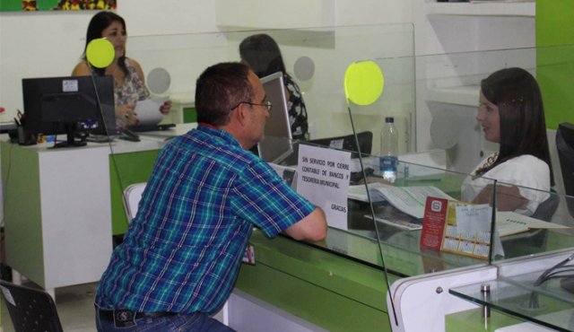 Los morosos de hasta 90 días en sus créditos bancarios podrán renegociar condiciones, sin que esto les afecte su calificación en las centrales de riesgo.
Archivo