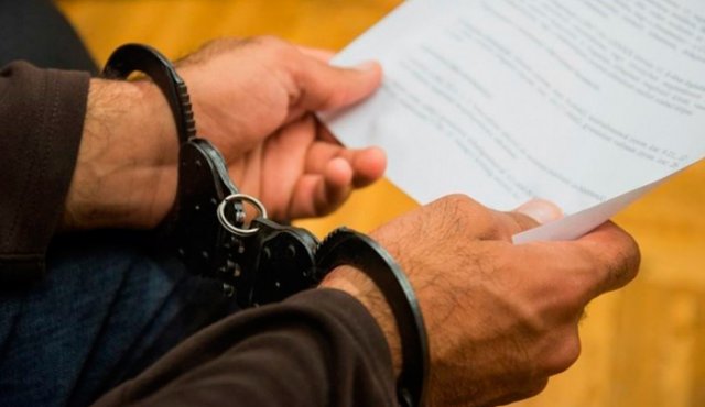 Las autoridades del Ministerio Público (MP) iniciaron las investigaciones de este hecho luego de retirar los cadáveres, mientras el joven fue detenido. Internet