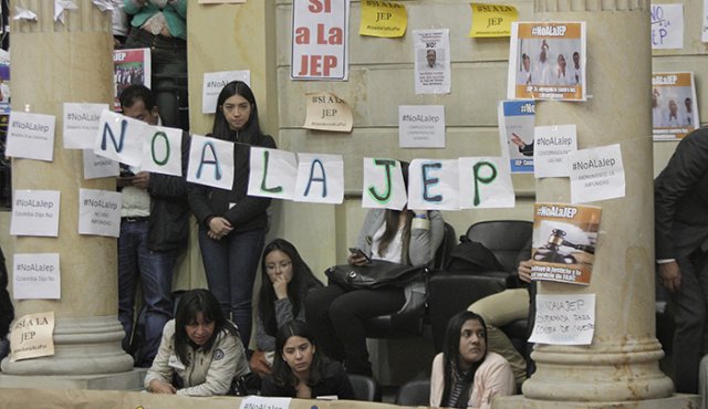 Con el informe de la subcomisión sobre las proporciones, siguió la discusión en la Plenaria del Senado del artículo de la ley de la Justicia Especial de Paz. Colprensa