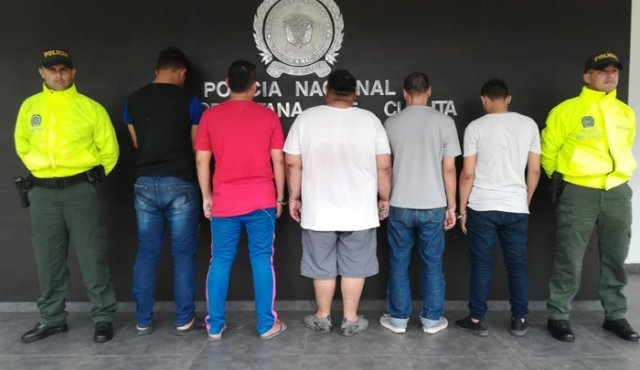 Los capturados quedaron a disposición de la Fiscalía.
Policía