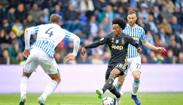 En el cuadro de Turín fue titular el volante colombiano Juan Guillermo Cuadrado, que regresó tras una lesión. Tomada de Twitter @juventusfces