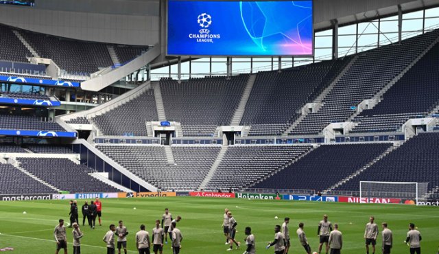 Los jugadores del Ajax durante el entrenamiento en el Tottenham Hotspur Stadium de Londres, este lunes.
AFP