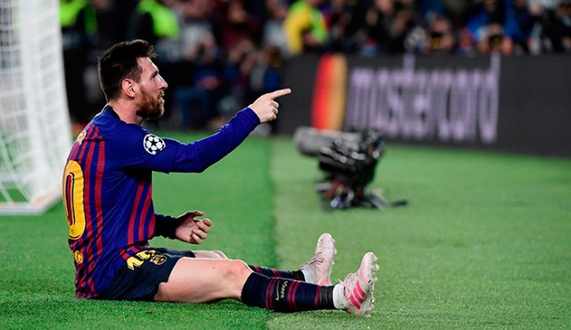 El Barça penaba para conectar con Leo Messi, muy vigilado, pero la lesión de Naby Keita, sustituido por Jordan Henderson. AFP