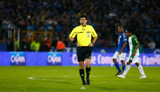 El dirigente del fútbol dijo que él no tiene ninguna denuncia en su contra de parte de estos exarbitros. Archivo