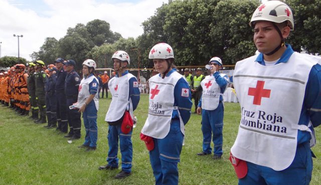 El simulacro que se llevó a cabo en la cancha de fútbol de Agua Clara contó con la participación de los distintos cuerpos de socorro de Cúcuta. Cortesía