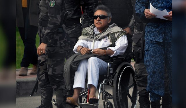 A Santrich le leyeron sus derechos y lo devolvieron al penal, para después ser llevado al búnker de la Fiscalía.  AFP