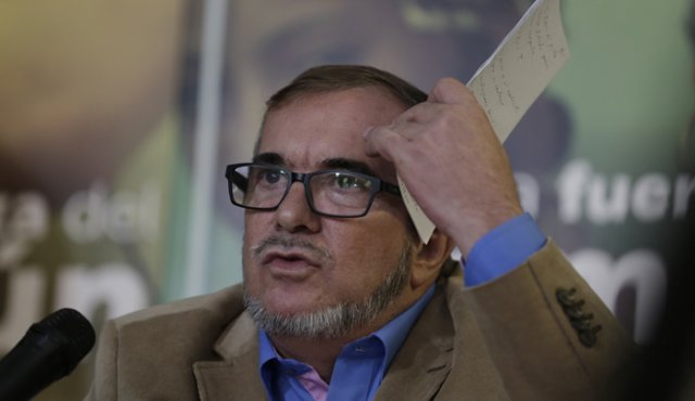 “A Santrich hay que vencerlo en juicio, pero lo están humillando y llevándolo al desespero”, señaló Rodrigo Londoño. Colprensa