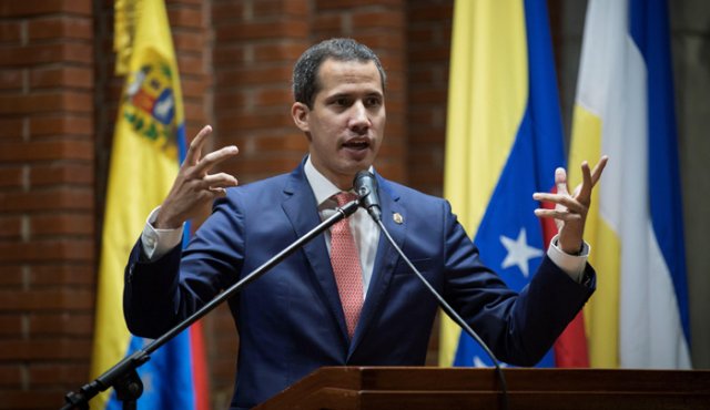 "Ha habido dos ataques a puestos fronterizos colombianos perpetrados desde Venezuela ejercidos por el Eln", aseguró Guaidó. EFE