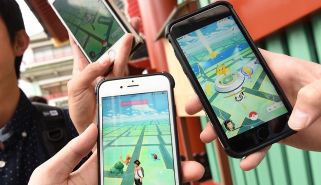 El nuevo juego para teléfonos móviles, "Pokémon Masters", se lanzará para sistemas iOS (Apple) y Android (Google) Archivo