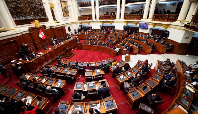 El congreso de Perú es controlado por la oposición y el presidente Martín Vizcarra carece de partido y bancada parlamentaria.
AFP
