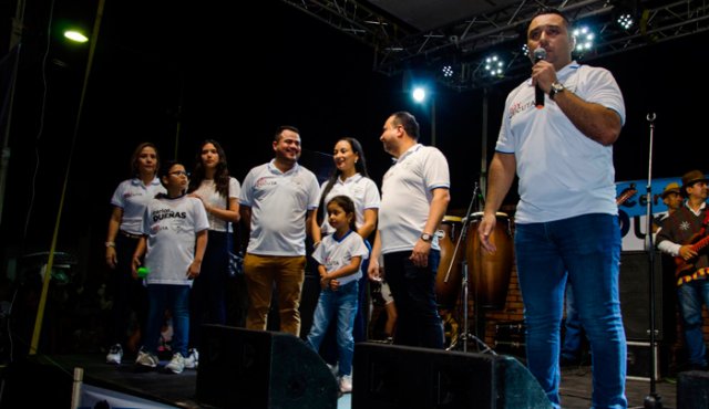 En el encuentro, Dueñas expuso sus planteamientos para la transformación de la ciudad. Cortesía