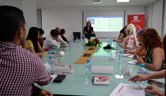 Sandra Orjuela, consultora en temas corporativos, dictó una conferencia sobre los retos y tendencias de la Responsabilidad Social Empresarial a líderes de las oficinas de comunicación de Norte de Santander. Cortesía