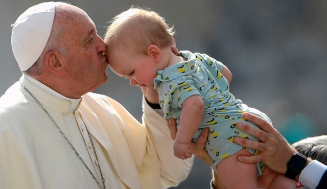 La jornada mundial dedicada a los pobres fue fundada por el papa argentino en el 2016 para poner a reflexionar a los católicos en todos los continentes sobre la distintas formas de explotación del hombre. AFP