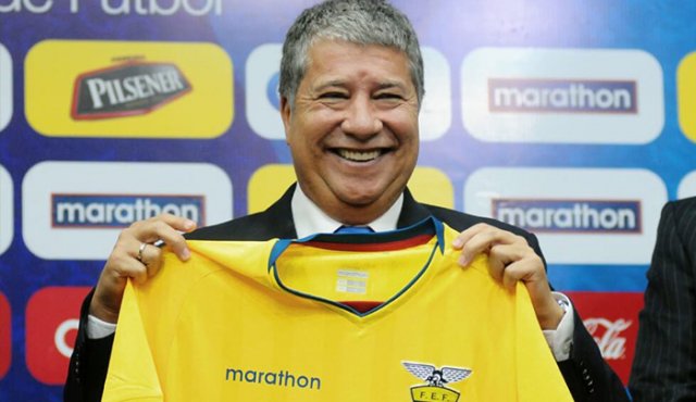 Hernán Darío Gómez, técnico de Ecuador. Archivo