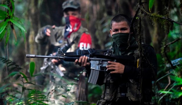 El Eln ahora tiene un pie de fuerza de 2.300 combatientes contra los 1.800 que contabilizaba inteligencia oficial en 2017. AFP