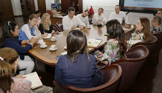 En el encuentro se explicó la necesidad de generar empleo para la población venezolana. Cortesía