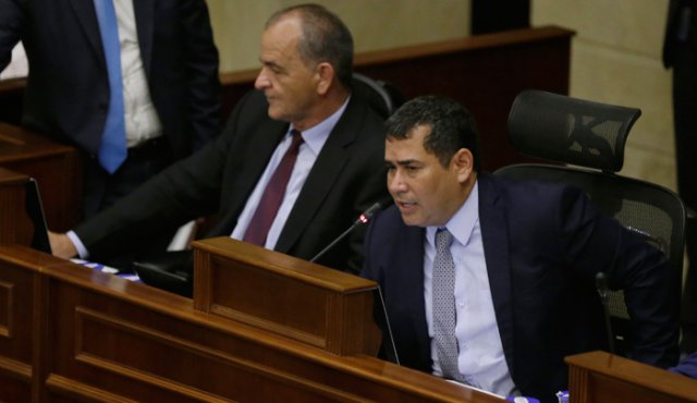 Su hundimiento se ratificó luego de que el presidente de la Cámara, Alejandro Carlos Chacón, no anunciara la conciliación para que fuera discutida en la sesión del jueves, la última de la legislatura, esto porque, según él, la conciliación no se pudo concretar. Colprensa