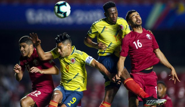 El triunfo y el tanto de la apuesta no solo le dieron la razón a Queiroz, sino que el ingreso del ariete del AS Mónaco de Francia minutos antes, para abrir la cancha y desviar la atención sobre Zapata, reforzaron la fama de manos de seda del entrenador portugués. AFP