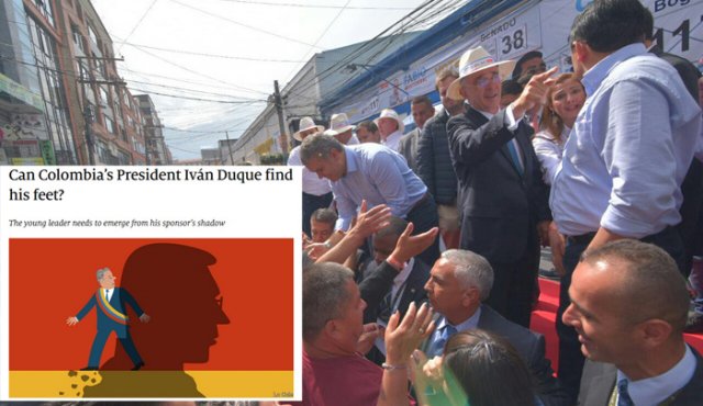 La revista señala que el presidente Duque (izquierda) continúa “atrapado en batallas políticas” que lo alejan de crear políticas propias que lo mantengan lejos de la sombra de Álvaro Uribe (derecha). La Opinión