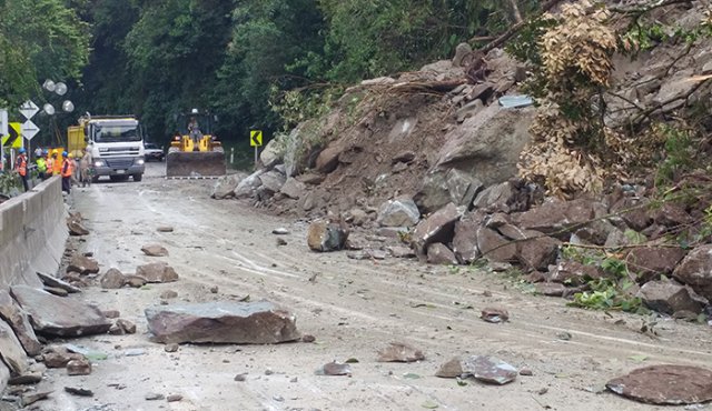 La situación más compleja tiene lugar en la Vía al Llano, que conecta a Bogotá con la ciudad de Villavicencio, en pleno centro del país. Colprensa