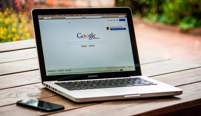 El proyecto busca brindar soluciones de acceso comunitario a internet para que cualquier persona acceda gratuitamente al servicio desde teléfono, tableta o computador portátil las 24 horas del día. Pixabay
