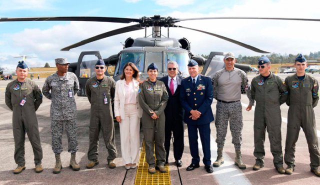 Duque agradeció a países como Francia, Alemania y Estados Unidos por el apoyo que le han brindado a la Fuerza Aérea Colombiana. Colprensa