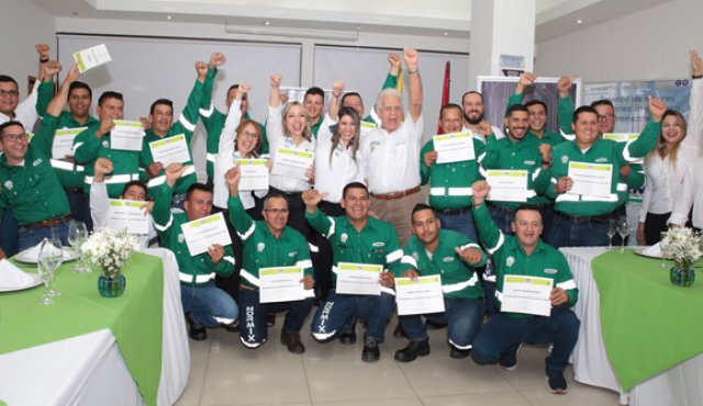 Profesionales en entrega de concreto PEC. La Opinión