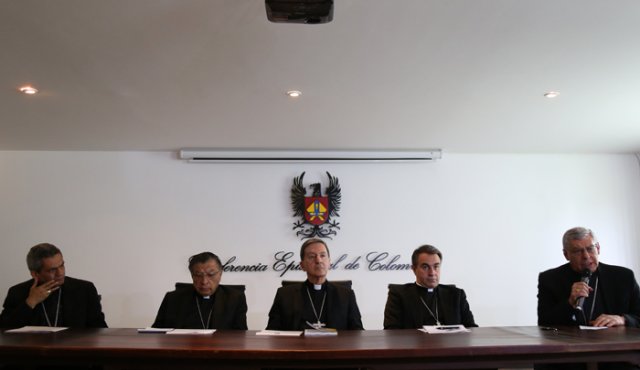 Los altos prelados de la iglesia Católica hicieron un llamado para que los candidatos que aspiran a ocupar cargos de elección popular en las regiones, debatan sin necesidad de enfrentamientos.
Colprensa