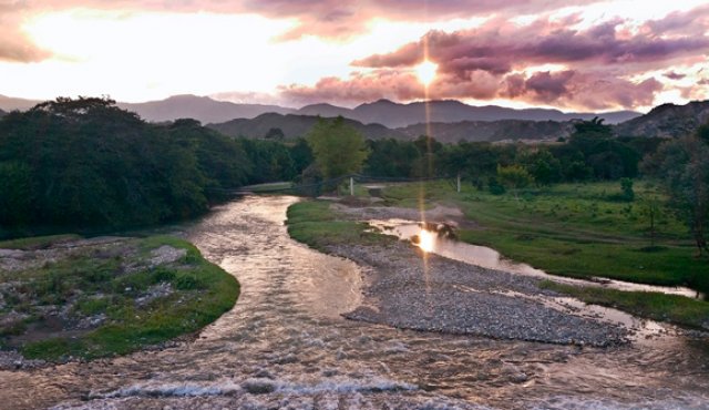 Río Algodonal en Ocaña. Nace en la laguna Pan de Azúcar, páramo Jurisdicciones, ubicado
en el corregimiento La María de Ábrego.
Cortesía