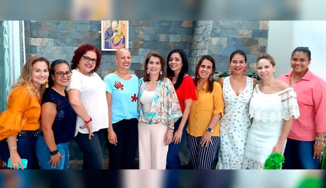 Magaly Rey, Carolina Sánchez,Ana Lucía Llanes, Marisol Villamizar, Beatriz Helena Patiño, Grace Ortega,Martayita Gutiérrez, Myriam Molano, Alexandra Reyes y María Paula Muñoz. Cortesía