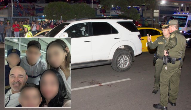 En la ventana del conductor de la camioneta Toyota Fortuner, en la que se movilizaba la víctima, quedaron al menos ocho impactos de bala, de los once que disparó el homicida. Alfredo Estévez