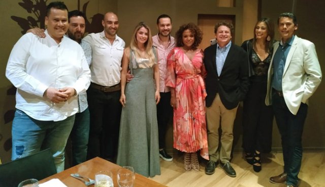 Ariel Osorio, Carlos Marín, Leo Morán, Cristina Hurtado, Josse Narváez, Mabel Lara, Ramiro Avendaño, presidente Canal 1, Alexandra Santos y Germán Arango. Cortesía