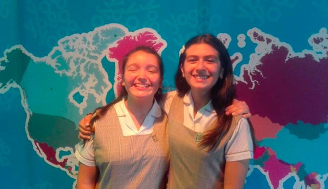 Ana María Jáuregui Contreras y Mariana Tarazona Lombada, estudiantes del Colegio Carmen Teresiano, representarán a Cúcuta en los Intercolegiales de Geografía Mapamundi 2019, a realizarse en noviembre en Bogotá. Cortesía