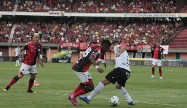 El rojinegro no pudo darle la vuelta al marcador. Mario Caicedo