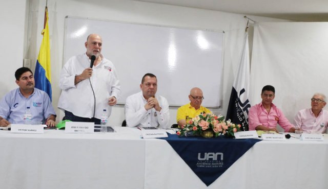 Solo seis de los 12 candidatos aceptaron la invitación.
César Obando