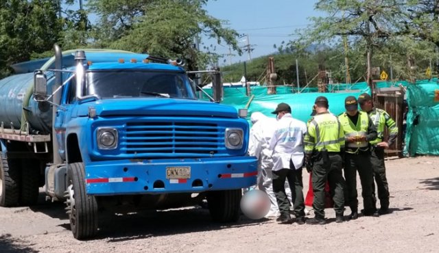 Leonardo Fabián Barrios Acevedo falleció de manera instantánea, quedando debajo del automotor.
Cortesía