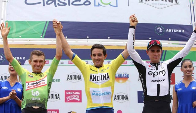 Didier Chaparro (Orgullo Paisa), Óscar Sevilla (Team Medellín) y Alexander Gil (EPM-Scott). Antena2.com.co