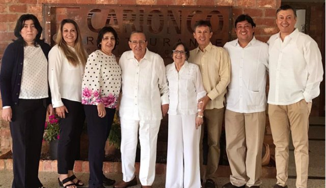 Claudia Patricia, Yaneth Rocío, Judith Marilyam, Eduardo Parra, María Luisa Montoya, Carlos Eduardo, Alfonso Enrique y Jorge Emilio Parra Montoya. Cortesía