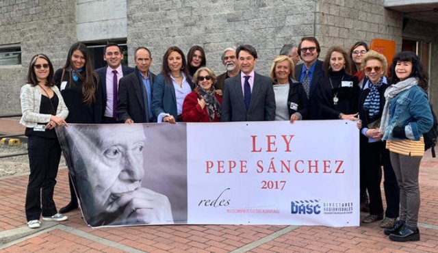 Juan Fernando Ujueta, Secretario General de RCN Televisión, aseguró que la firma de este acuerdo se convierte en un paso más en el camino para fortalecer la industria de la cultura y el entretenimiento. Colprensa