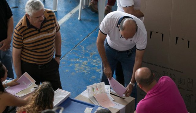 A esta hora los jurados de votación inician con el conteo de votos. La Opinión