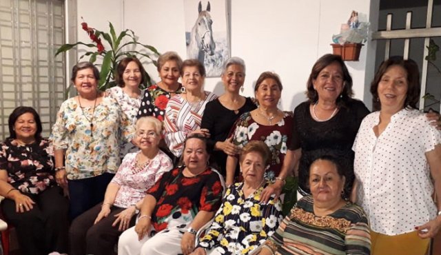 Aura de Giraldo, Rosita de Omaña,Trina de Gamboa, Beatriz Blandón, Pina de Barón, Alicia de Peña, Estrella Soto,Rosa de Asprilla, Miryam de Villamarín, Aracely de Leal, Zoyla de Maldonado, Bernarda de Franco, Tatiana y Alicia Yáñez. Cortesía