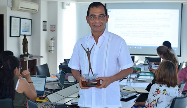 José Consuegra, rector de la Universidad Simón Bolívar, destacó que este es un reconocimiento en pro del bienestar del personal administrativo y profesoral.
Cortesía