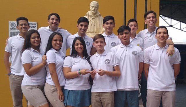 Los jóvenes recibieron un reconocimiento. Kevin Beltrán