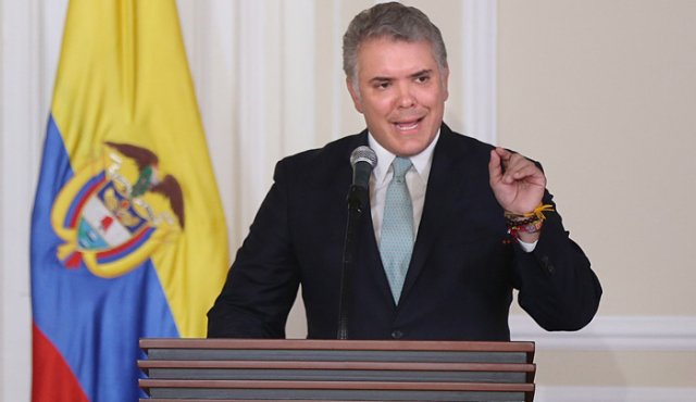 Iván duque, presidente de Colombia, enfrenta una semana de decisiones claves para recuperar su gobernabilidad con el Congreso y su imagen ante la opinión pública. Según la última encuesta de la firma Gallup, el mandatario tiene uno de los grados de aprobación más bajos del último siglo, apenas un 26 %. Colprensa