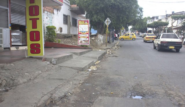 En este punto de la avenida 12 con calle 18 del barrio La Libertad, fue atacado Angarita Ríos. La Opinión