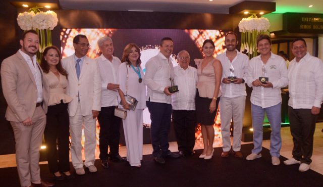 Héctor Santaella, Julieth Calderón Yaruro, José Consuegra Bolívar, Álvaro Uribe Castellanos, Teresa Patiño Ortiz, Guillermo Infante Santos, Carlos Corredor Pereira, Jeniffer Dávila Urbina, José Miguel González, Mauricio Vargas Giraldo y Mauricio Sotelo. Cortesía